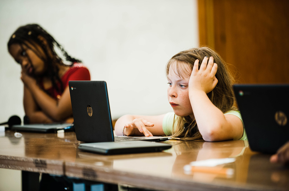 Social Media and Mental Health: 4 Tips for Teens on Building and Protecting Self-Esteem