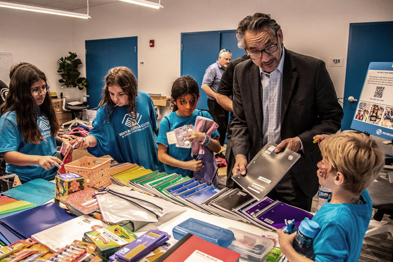 Club kids and Caesars Foundation volunteers