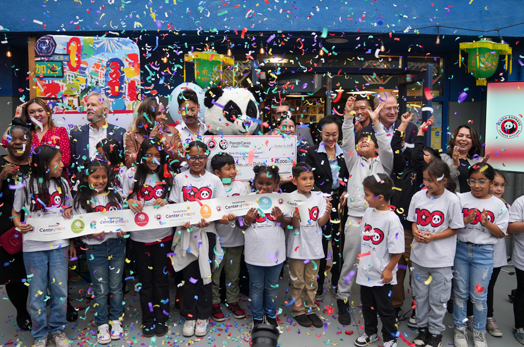 BOYS &amp; GIRLS CLUBS OF AMERICA AND PANDA CARES CELEBRATE OPENING OF 100TH CENTER OF HOPE LEARNING CENTER - Group photo